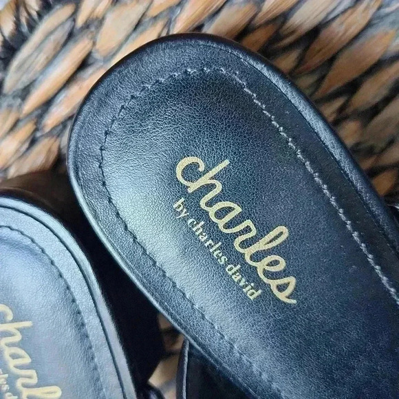 Charles David 7.5 Flats Black Quilted ESTE Mule Slides Gold Accents - Picture 10 of 12